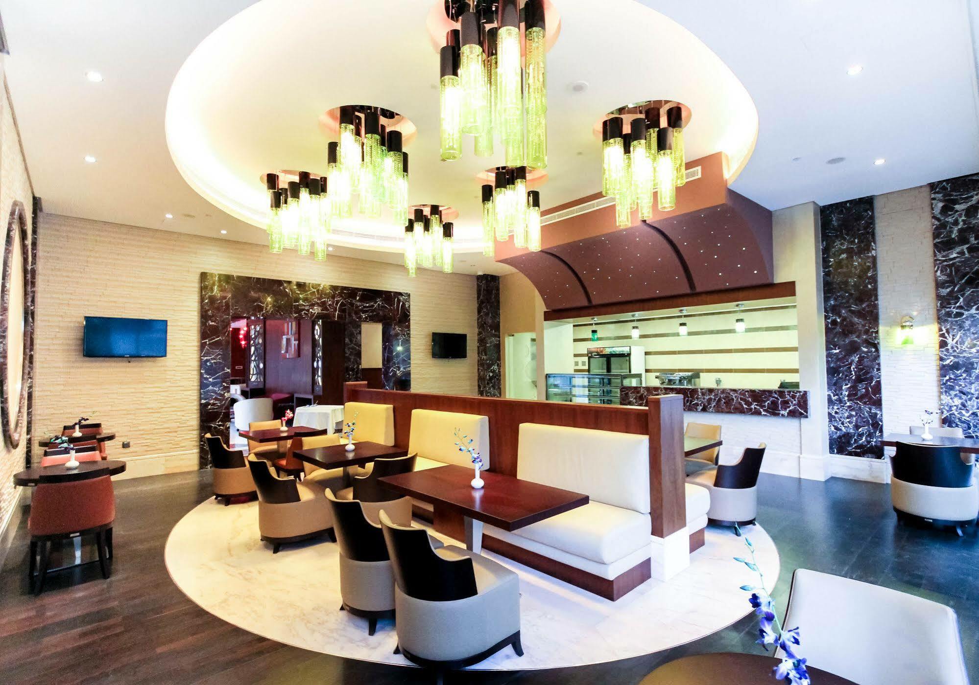 Danat Capital Hotel Абу-Даби Экстерьер фото